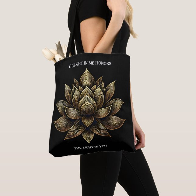Elegante Golden Lotus Blume Das Licht in mir ... (Von Nahem)