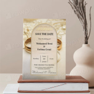 Elegante goldene Ringe Save the Date