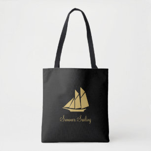 Elegante goldene Sommer-Segelyacht