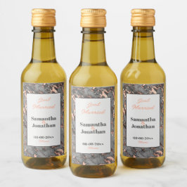 Elegante, graurosa Marmorhochzeit Weinetikett