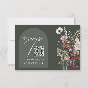 Elegante Green Floral QR Code Arch Wedding RSVP Karte