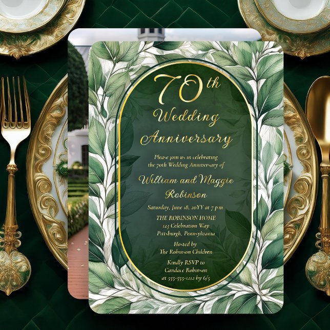 Elegante grüne Blätter 70. Hochzeitstag Folieneinladung (Elegant Green Leaves Foliage Frame Luxury 70th Wedding Anniversary Foil Invitation with Back Photo)