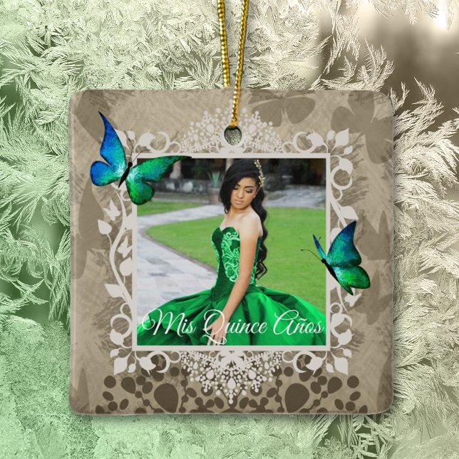 Elegante grüne Quinceanera Keepake Ornament (emerald green quinceanera christmas ornament keepsake mis quince anos green dress portrait)