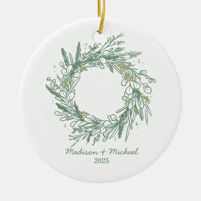 Elegante Grüne Winter-Botanische Kranzhochzeit Keramik Ornament (Vorne)