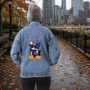 Elegante Halloween-Hexe Zuckerschädel Lila Jeansjacke