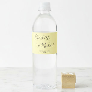 Elegante hellgelbe Schrift Minimalistische Hochzei Wasserflaschenetikett