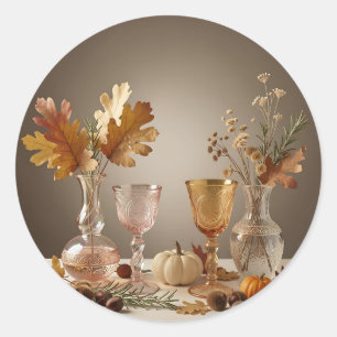 Elegante Herbst-Stillleben-Glasvase-Anordnung Runder Aufkleber