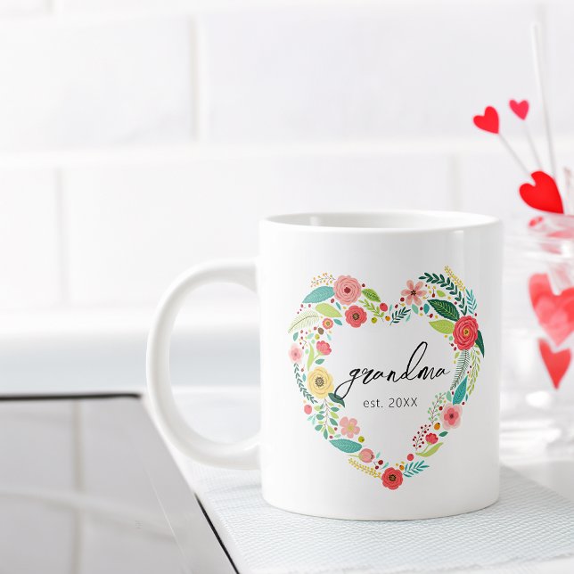 Elegante herzförmige Blumen Oma Est Jumbo-Tasse (Elegant Heart Shape Flowers Grandma Est Giant Coffee Mug)