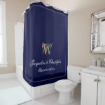 Elegante Hochzeit von Marine, Gold und White Monog Duschvorhang<br><div class="desc">Personalisierter, eleganter Navy-, Gold- und White Monogram-Polterabend-Vorhang. Stilvolle klassische goldene Schrift für den Anfang, die Namen der Braut und des Bräutigams und das Hochzeitdatum auf elegantem, einfachem Marinestand. Ein perfektes Geschenk für frisch gezapfte oder schön für Ihr eigenes Bad. Klicken Sie auf diese Vorlage personalisieren, um sie mit Ihren Namen,...</div>