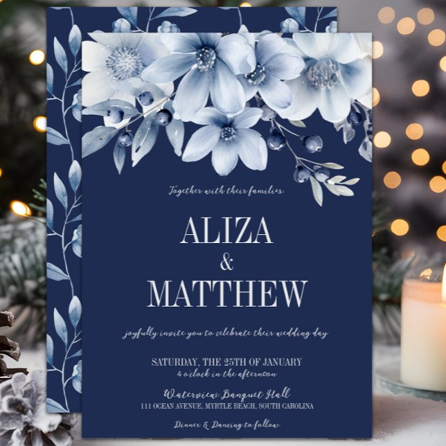 Elegante Hochzeit von Navy & Light Blue Floral Einladung (Elegant Navy Blue Floral Winter Wedding Invitation, Blueberries,   Light Blue Flowers, Classic)