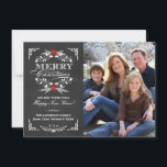 Elegante Holly Chalkboard Weihnachtskarte Weihnach Feiertagskarte<br><div class="desc">Vintager Chalkboard Stil Frohe Weihnachtsfeiertage Grußkarte mit Foto Vorlage. Elegantes Schwarz-Weiß-Design mit schönem roten Poinsettia Heiligenkranz, festlicher Retrorahmen und dekorativer formaler Letterpress-Stil Typografie auf Schiefergrauen Kreideboden. Fügen Sie Ihr Lieblings-Familienbild hinzu und passen Sie den Text an. Freuen Sie sich auf moderne und helle, klassische, moderne und stilvolle Art und Weise,...</div>