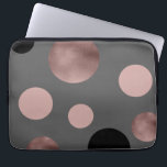 elegante Imitate Rose goldfarbene rosa schwarze Kr Laptopschutzhülle<br><div class="desc">Modernes und stilvolles Design,  das die Imitate mit goldenen,  rosa und schwarzen Kreise auf grauem Hintergrund darstellt.</div>