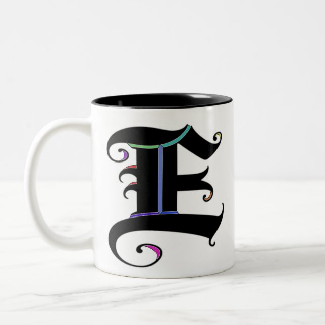 Elegante Kalligraphie Monogram Letter E Tasse (Links)