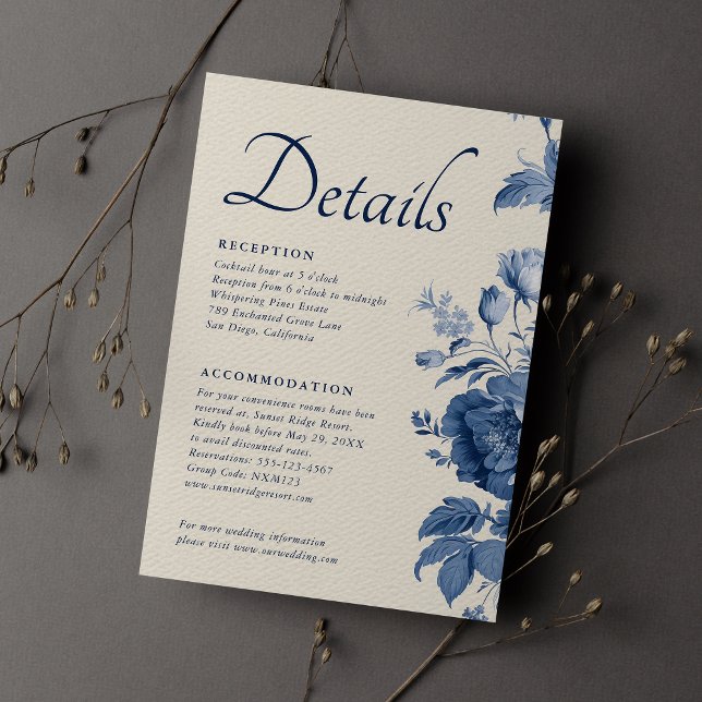 Elegante klassische Creme & Blue Floral Wedding Begleitkarte (Von Creator hochgeladen)