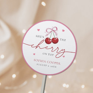Elegante Kokette Kirsche auf dem Hochzeitsbrauseba Runder Aufkleber