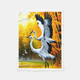Elegante Kraniche im Herbstwald Fleece-Decke Fleecedecke