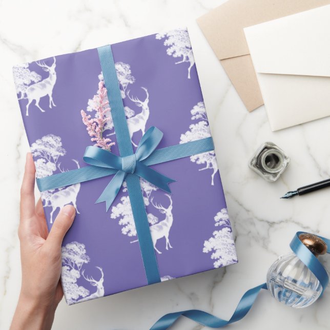 Elegante Landschaft Toile Deer on Periwinkle Blue Geschenkpapier (Schenken)