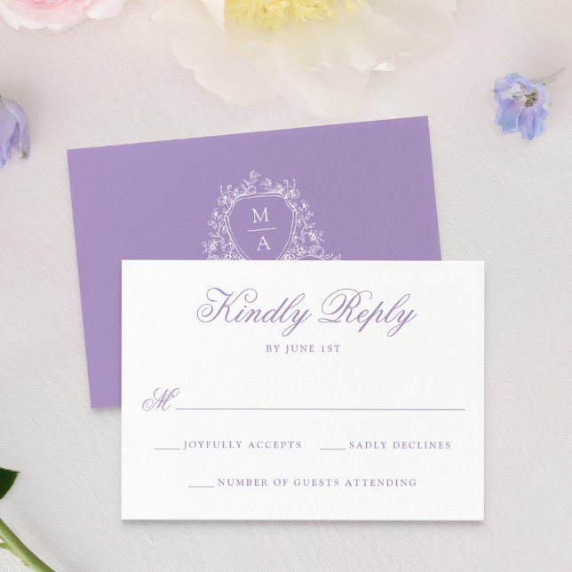 Elegante Lavender Floral Wappen Monogram Wedding RSVP Karte (Von Creator hochgeladen)