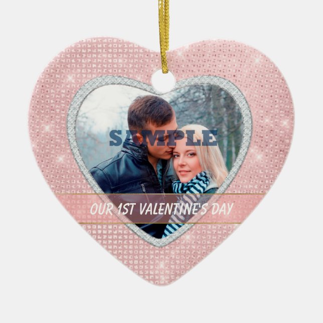 Elegante Lichter Unser erstes Valentine Ornament (Vorne)