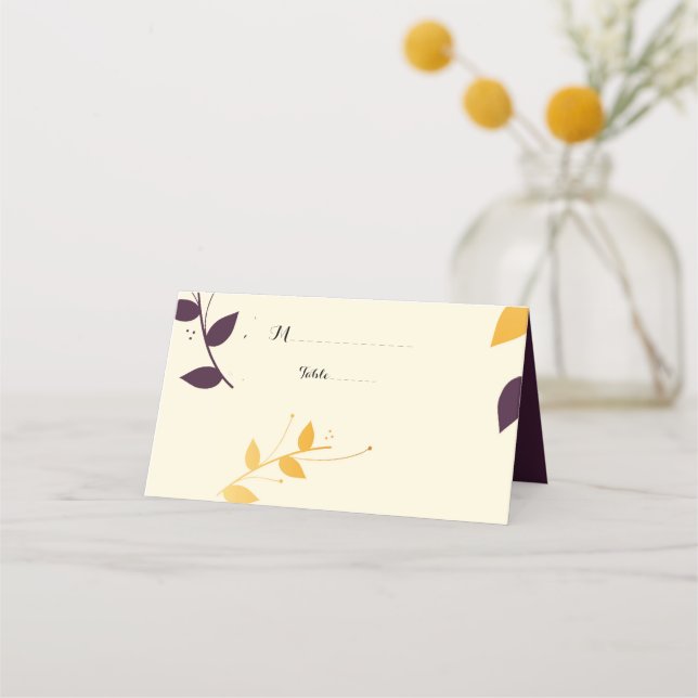 Elegante Lila Goldene Blätter Platzkarte (Vorderseite)