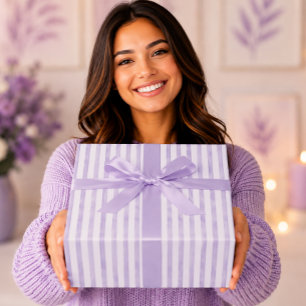 Elegante lila violette Wasserfarbenstreifen Geschenkpapier
