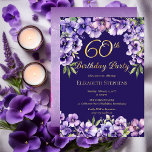 Elegante Lila Violetten Blumenzwiebeln 60. Geburts Folieneinladung<br><div class="desc">Elegantes lila violettes Design "60. Geburtstagsparty" Goldfolie-Design mit Blumenmuster-Ober- und Untersohle aus Violetten und echtem Goldfolientext mit einem bedrückten violetten und weißen Stardust-Hintergrund auf der Rückseite.</div>