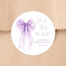 Elegante lila Wasserfarbe-Bow-Schmuck Hochzeitspar