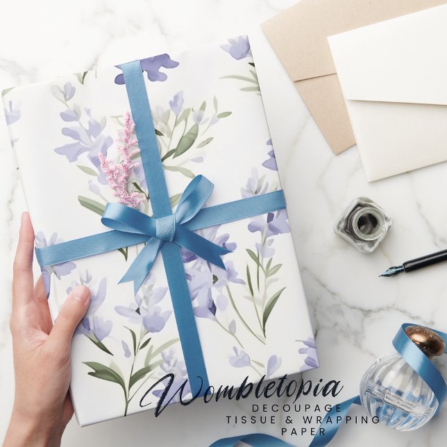 Elegante Lilac Blume Blau und Weiß Geschenkpapier (Von Creator hochgeladen)