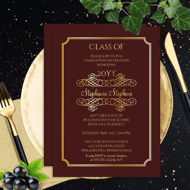 Elegante Maroon University Graduation Party Gold Folieneinladung (Elegant Maroon College or University Graduation Announcement and Party Gold Foil Invitation)