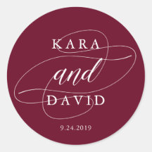 Elegante Marsala- und Weißkalligraphie-Hochzeit