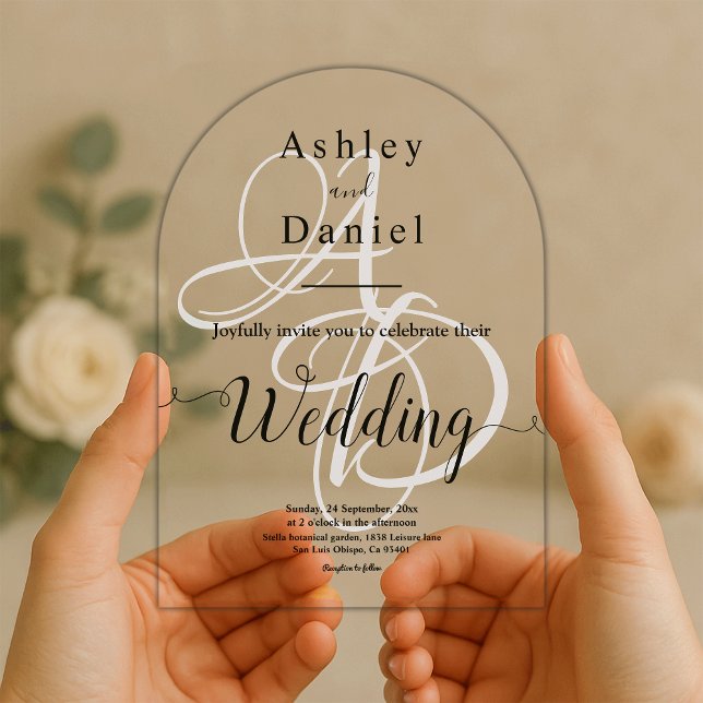 Elegante minimale Schwarz-Weiß-Monogramm-Hochzeit Acryleinladungen (Von Creator hochgeladen)