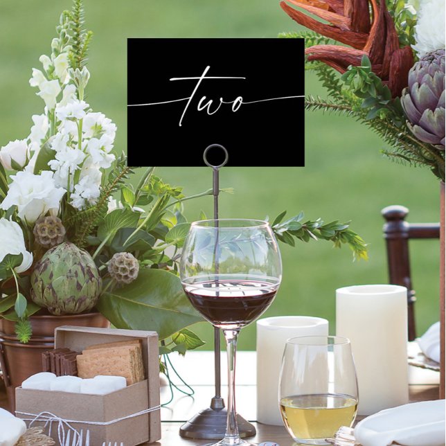 Elegante minimale Skriptkarten Zahlen Zwei Tischnummer (Von Creator hochgeladen)