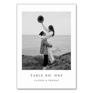 Elegante Minimalistische Hochzeitsstimmung mit Fot Tischnummer