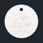 Elegante Minimalistische Namen Datum Gold-Script-H Geschenkanhänger<br><div class="desc">Personalisierte und einfach stilvolle Aufkleber mit Namen und Datum in eleganten Schriftart.</div>