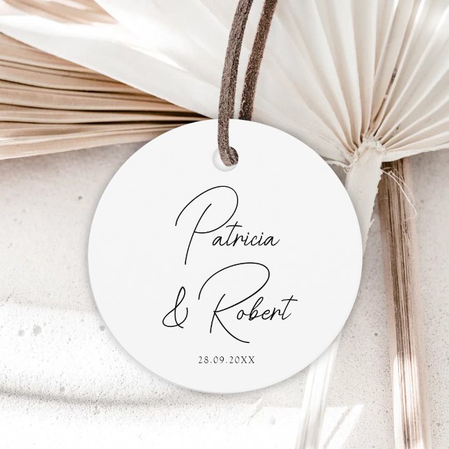 Elegante Minimalistische Namen Datum Schwarze Skri Geschenkanhänger (Von Creator hochgeladen)