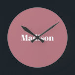 Elegante Minimalistische Rose Gold Weißer Name Runde Wanduhr<br><div class="desc">Dieses Produkt war sehr gut und ich Liebe,  wie einfach es ist für individuelles Design. Das Design war sehr einfach,  daher bin ich sehr zufrieden,  wenn ich kreiere.</div>