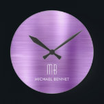 Elegante Mit Monogramm Lila gebürstete Metallic Runde Wanduhr<br><div class="desc">Personalisierte elegante Mit Monogramm Lila gebürstete Runduhr.</div>
