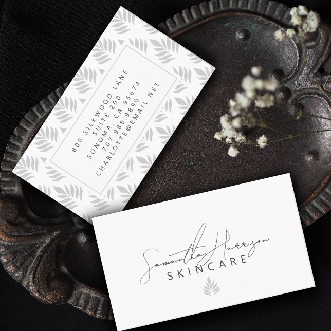 Elegante Moderne einfache Typografie Schönheit der Visitenkarte (Von Creator hochgeladen)