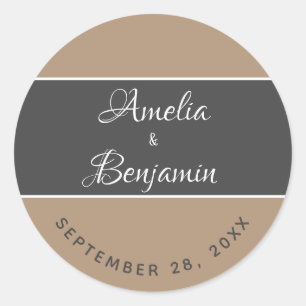 Elegante Moderne Gray Beige Typografie Hochzeit Runder Aufkleber