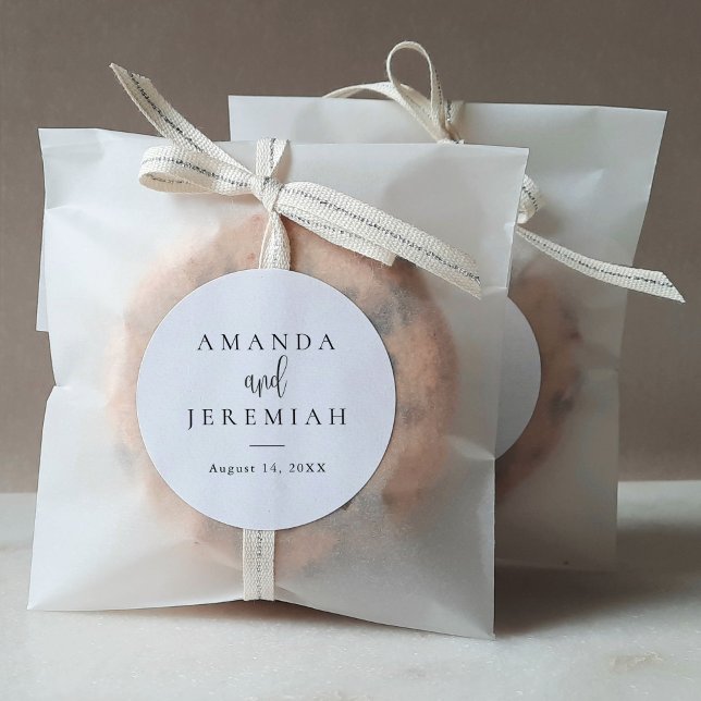 Elegante moderne Kalligrafie Schwarz-Weiß-Hochzeit Runder Aufkleber (Von Creator hochgeladen)