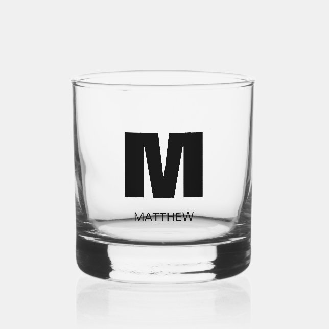 Elegante moderne Monogram Name Black Trauzeugen Whiskyglas (Vorderseite)