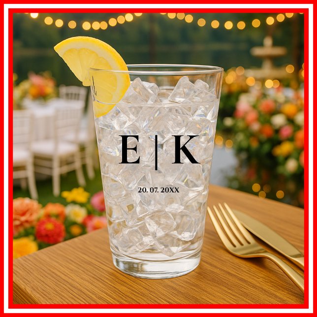 Elegante moderne Monogram Simple Wedding Glas (Von Creator hochgeladen)