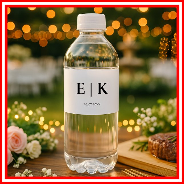 Elegante moderne Monogram Simple Wedding Wasserflaschenetikett (Von Creator hochgeladen)