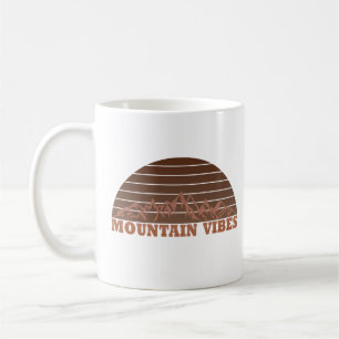 Elegante moderne Outdoor-Berg-Vibes Wanderliebhabe Kaffeetasse