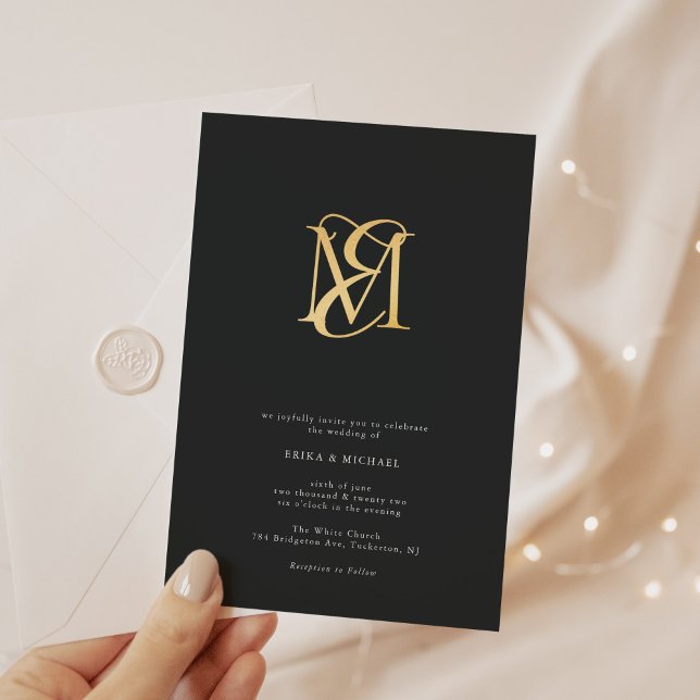 Elegante moderne Script Monogram Wedding Folieneinladung (Von Creator hochgeladen)