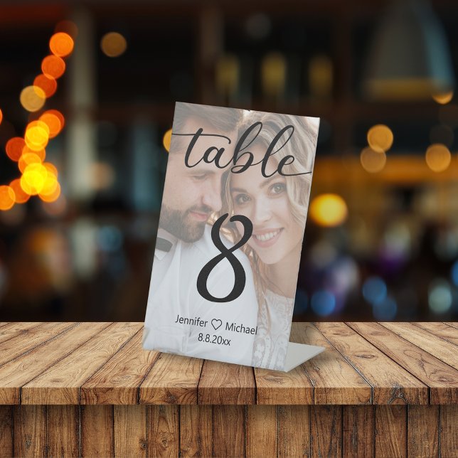 elegante, moderne Tischnummer für Hochzeitsfeiern  Sockelschild (Von Creator hochgeladen)