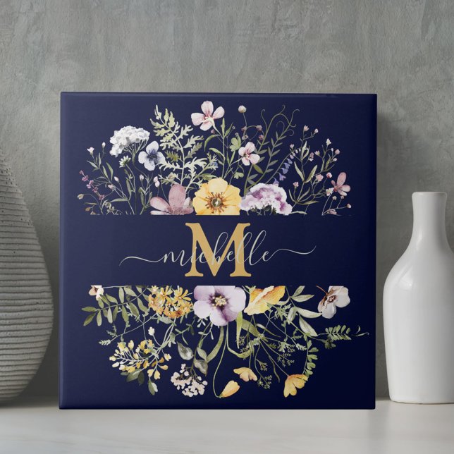 Elegante Monogram Farbenfrohe Wildblume Garten Blu Fliese (Close up)