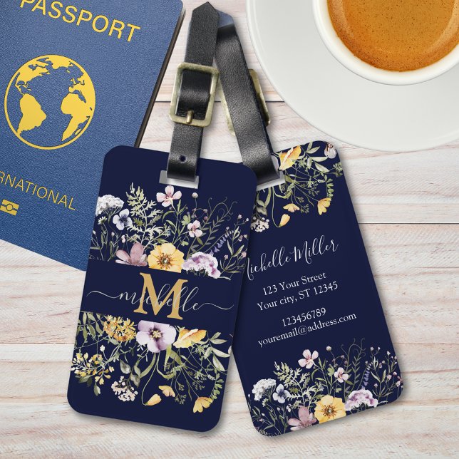 Elegante Monogram Farbenfrohe Wildblume Garten Blu Gepäckanhänger (In situ)