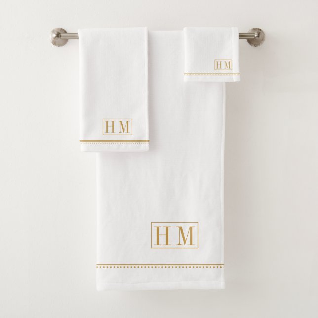 Elegante Monogram Gold Name White Badhandtuch Set (Insitu)