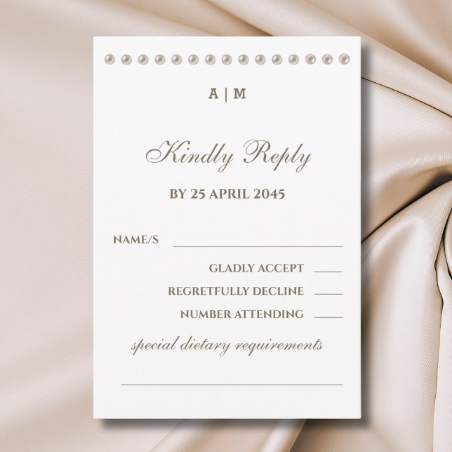 Elegante Monogram Pearl Wedding RSVP Card (Von Creator hochgeladen)